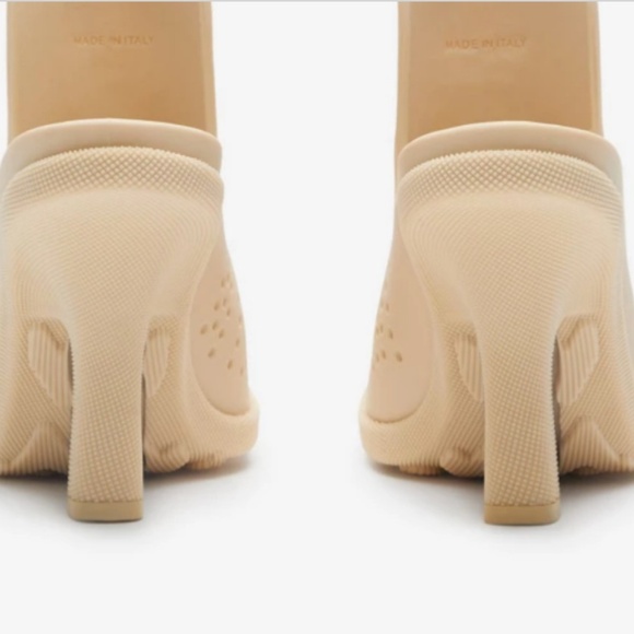 Burberry Women's Equestrian Knight Square-Toe Mules l Clay l EU38 $950MSRP NIB - Picture 5 of 8